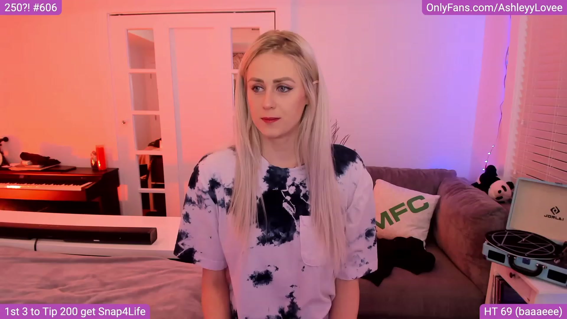 AshleyyLovee video thumbnail