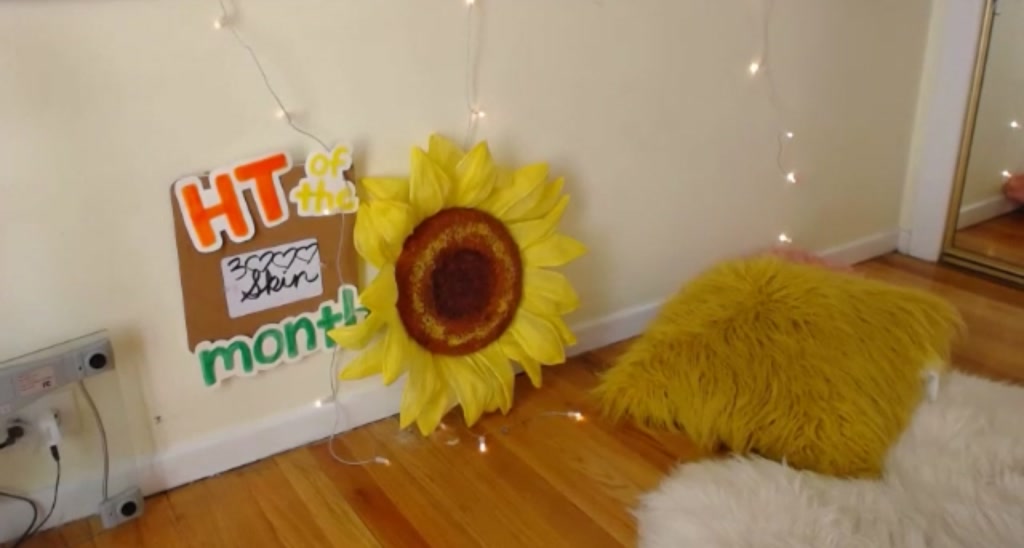 KissingHigh video thumbnail
