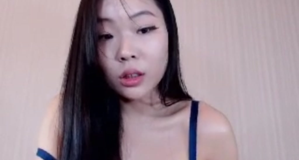 LeenaQ video thumbnail