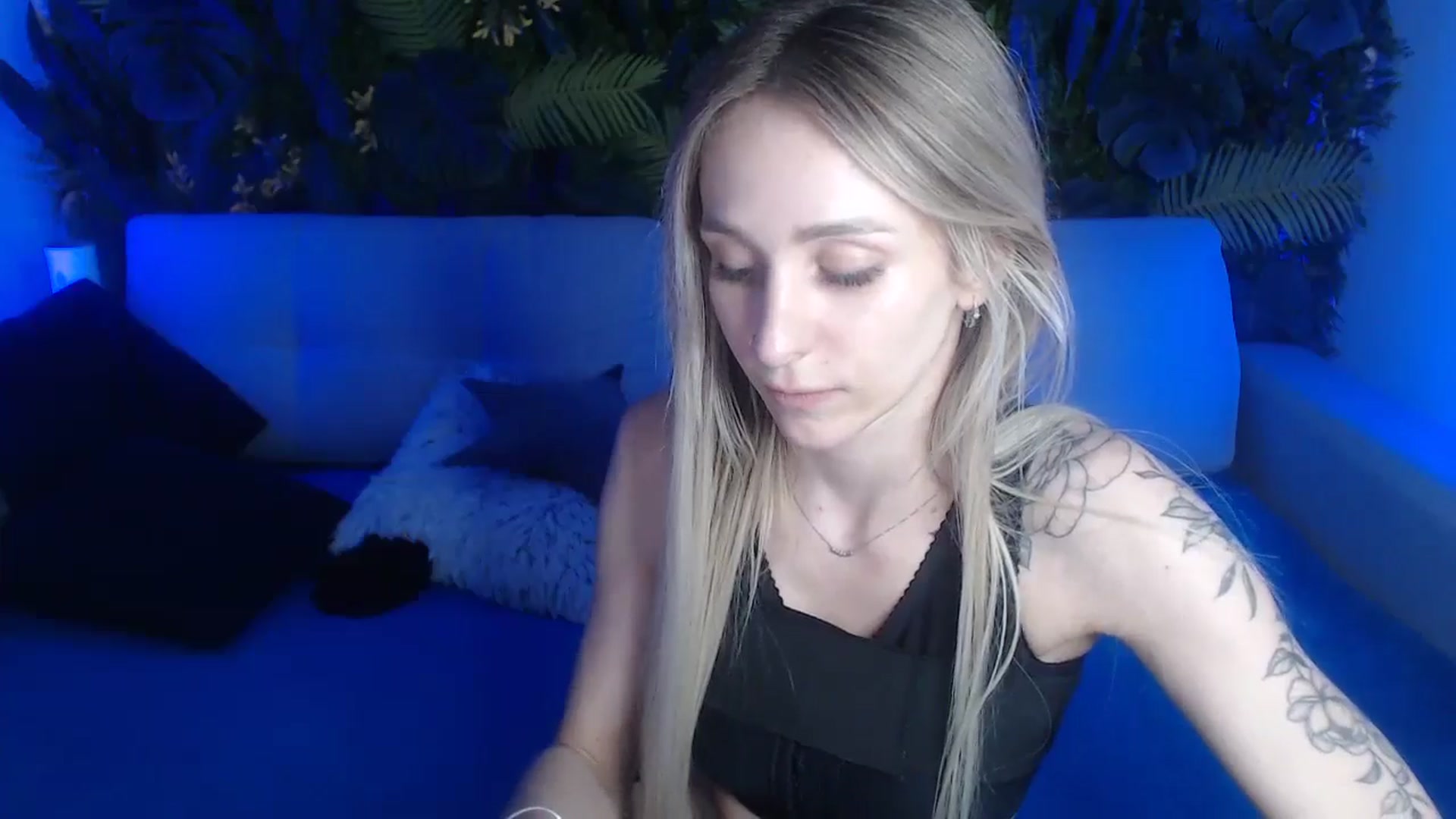 Horny_Blond video thumbnail