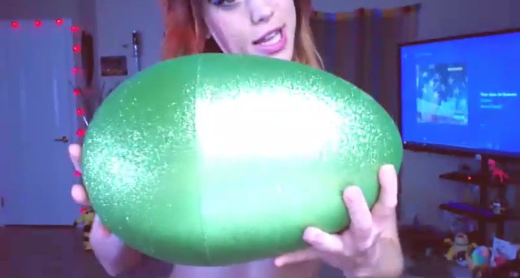 MissMolly video thumbnail