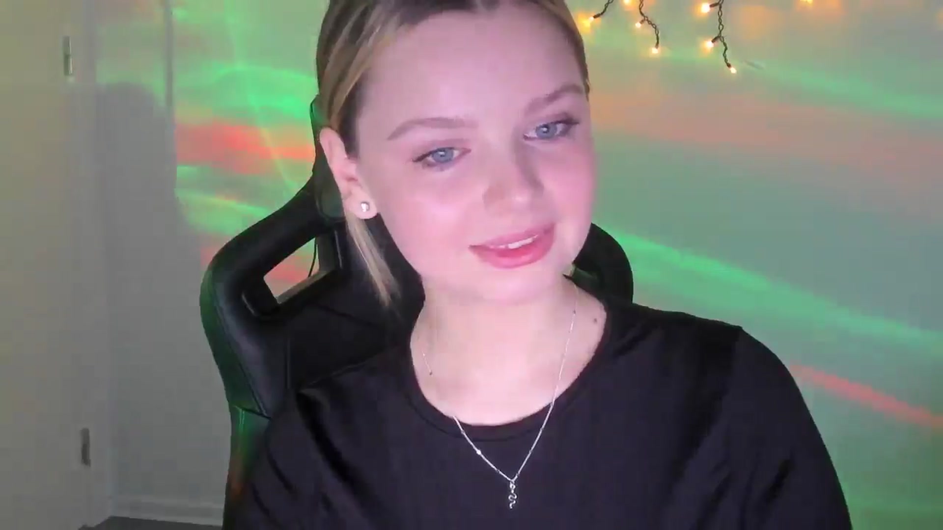 Annaneon video thumbnail