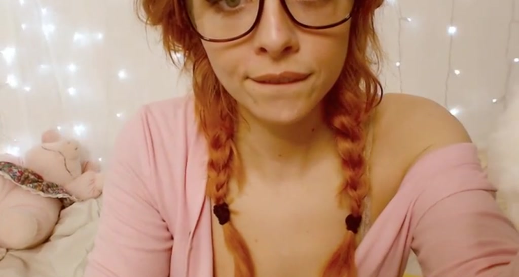 AliceKarina video thumbnail