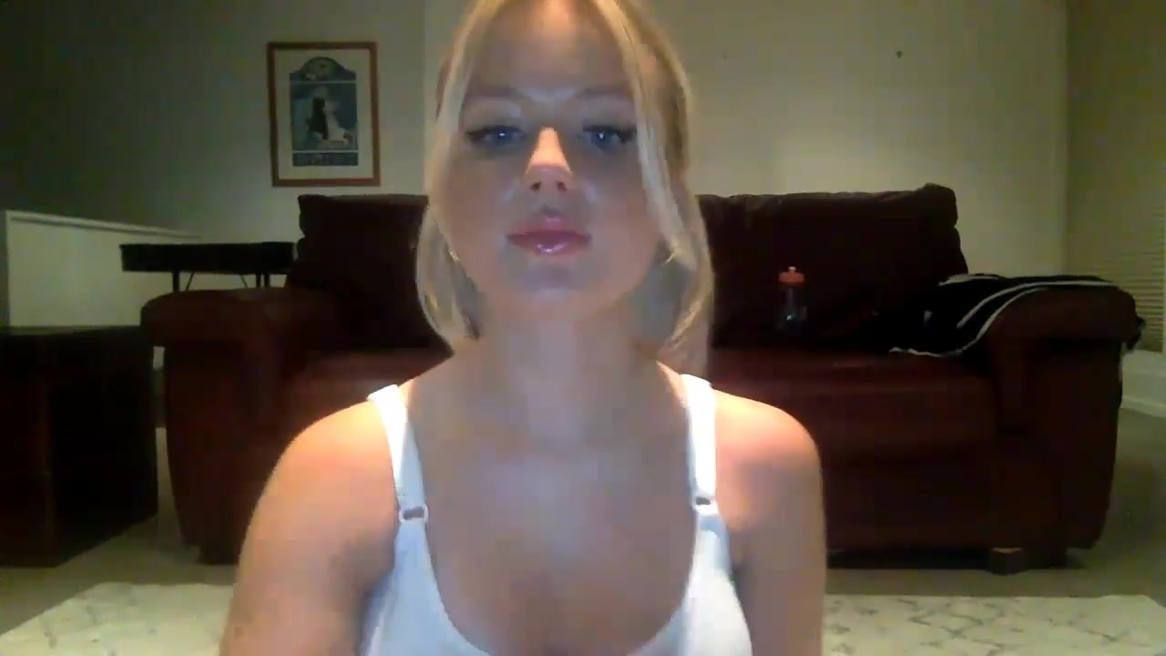 xoQueenBeeox video thumbnail