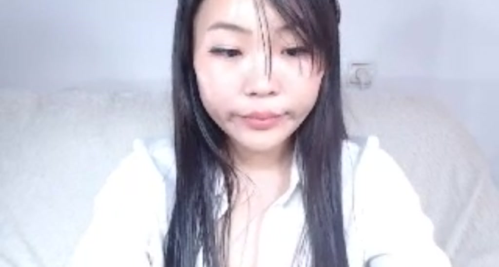 LeenaQ video thumbnail