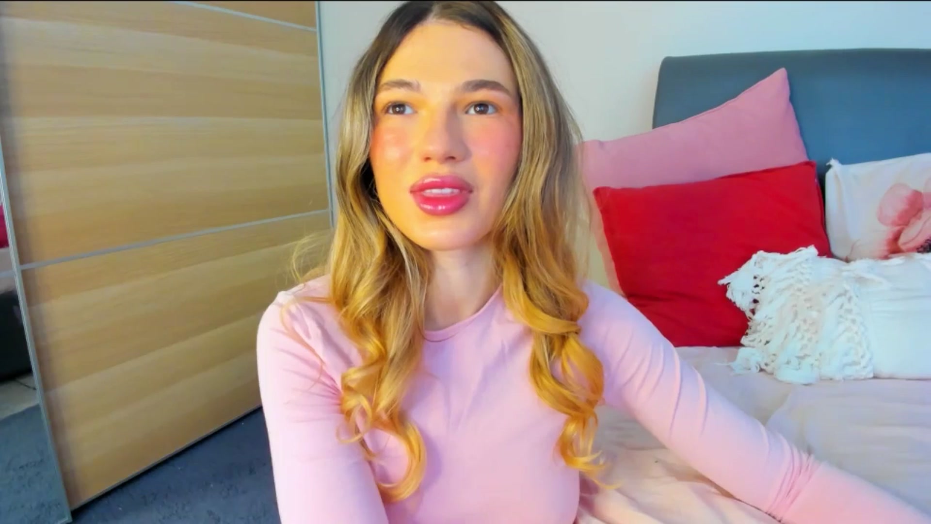 Dariadely video thumbnail