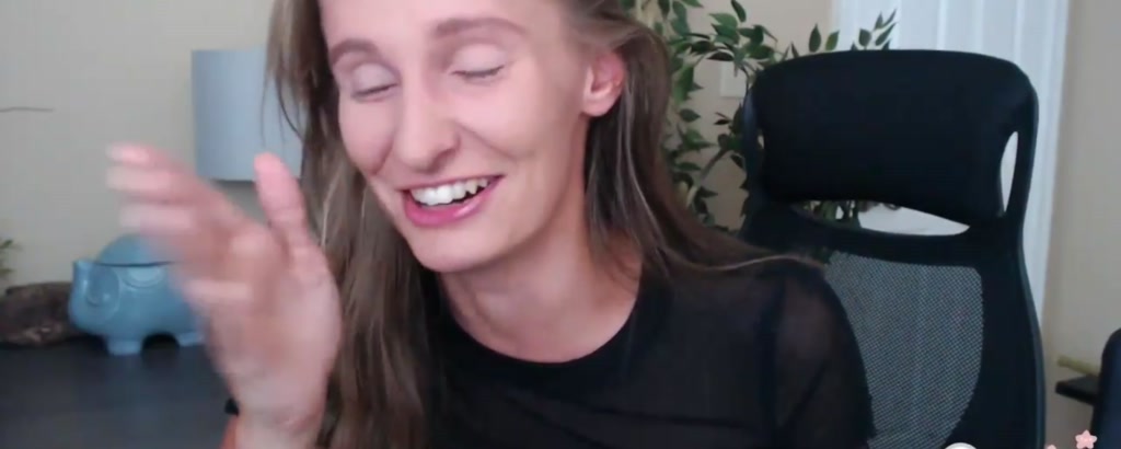 ella_xo video thumbnail