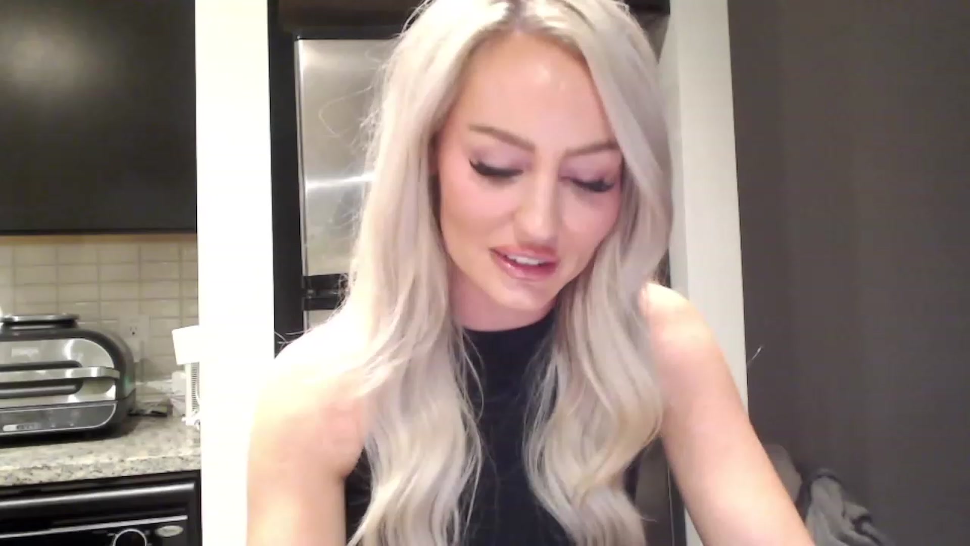 Officialelsa video thumbnail