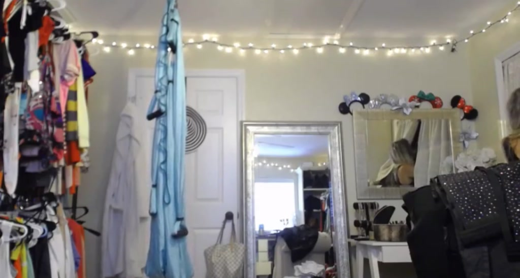 Skye_Evans_ video thumbnail