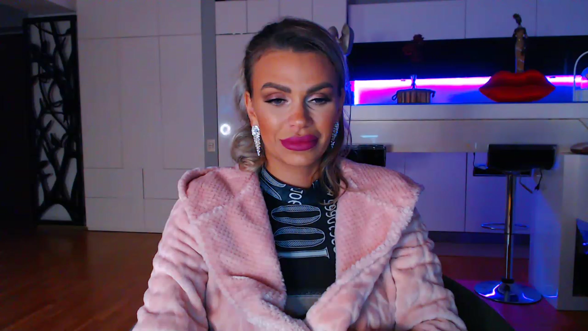 D_y_y video thumbnail