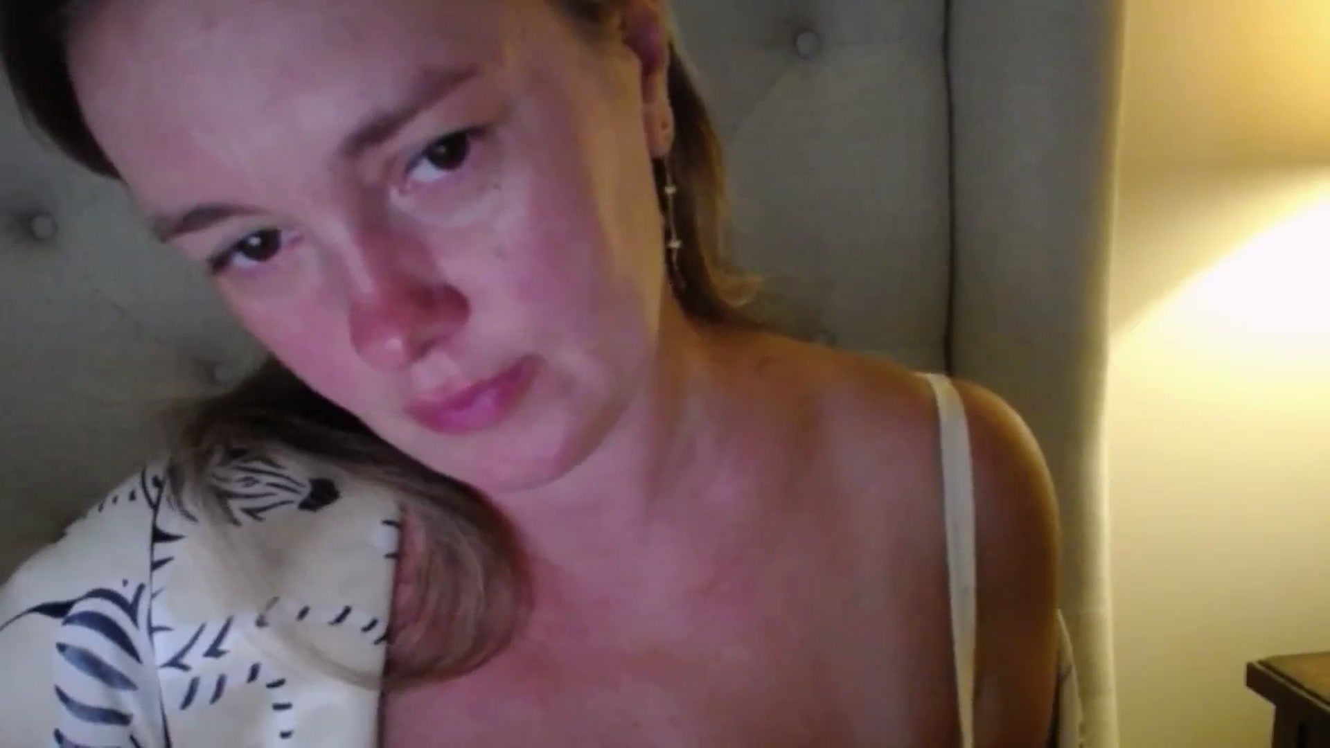 J0llye video thumbnail