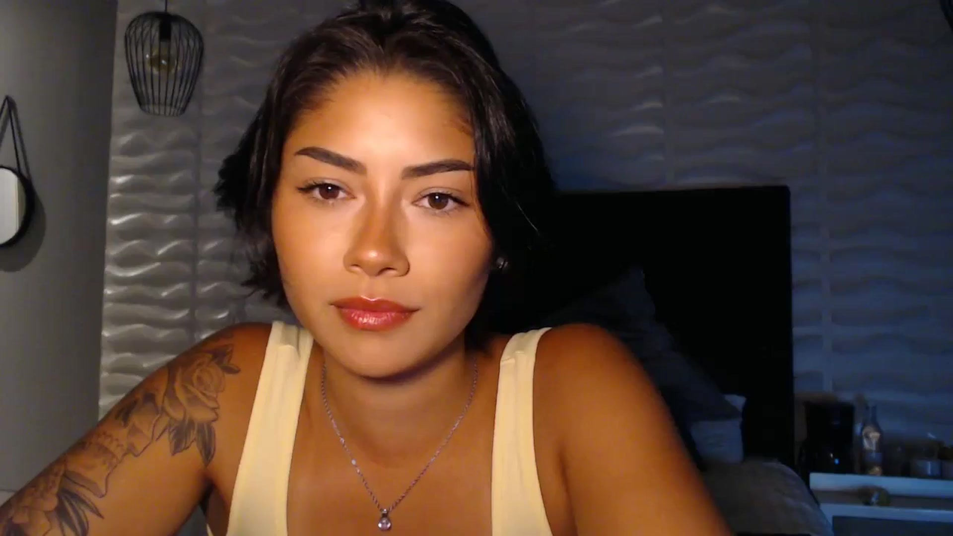 YourGoddessLu video thumbnail