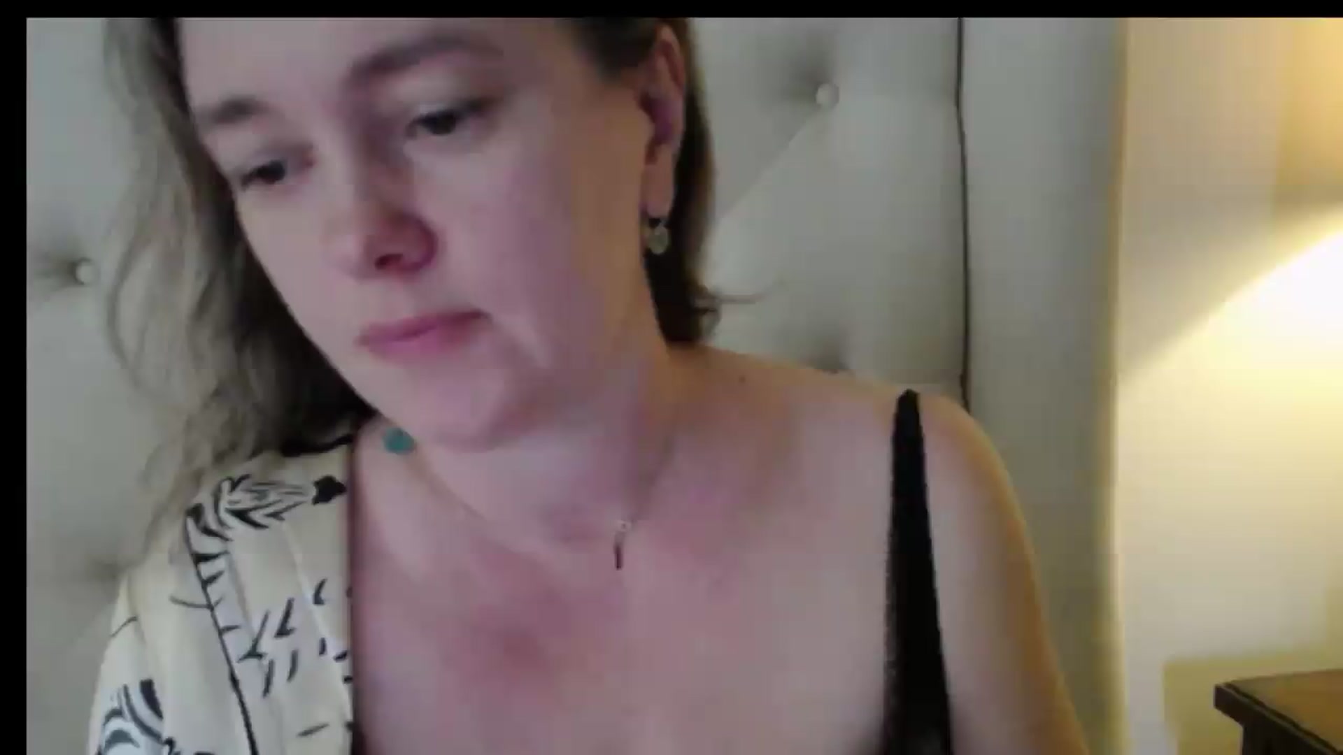 J0llye video thumbnail