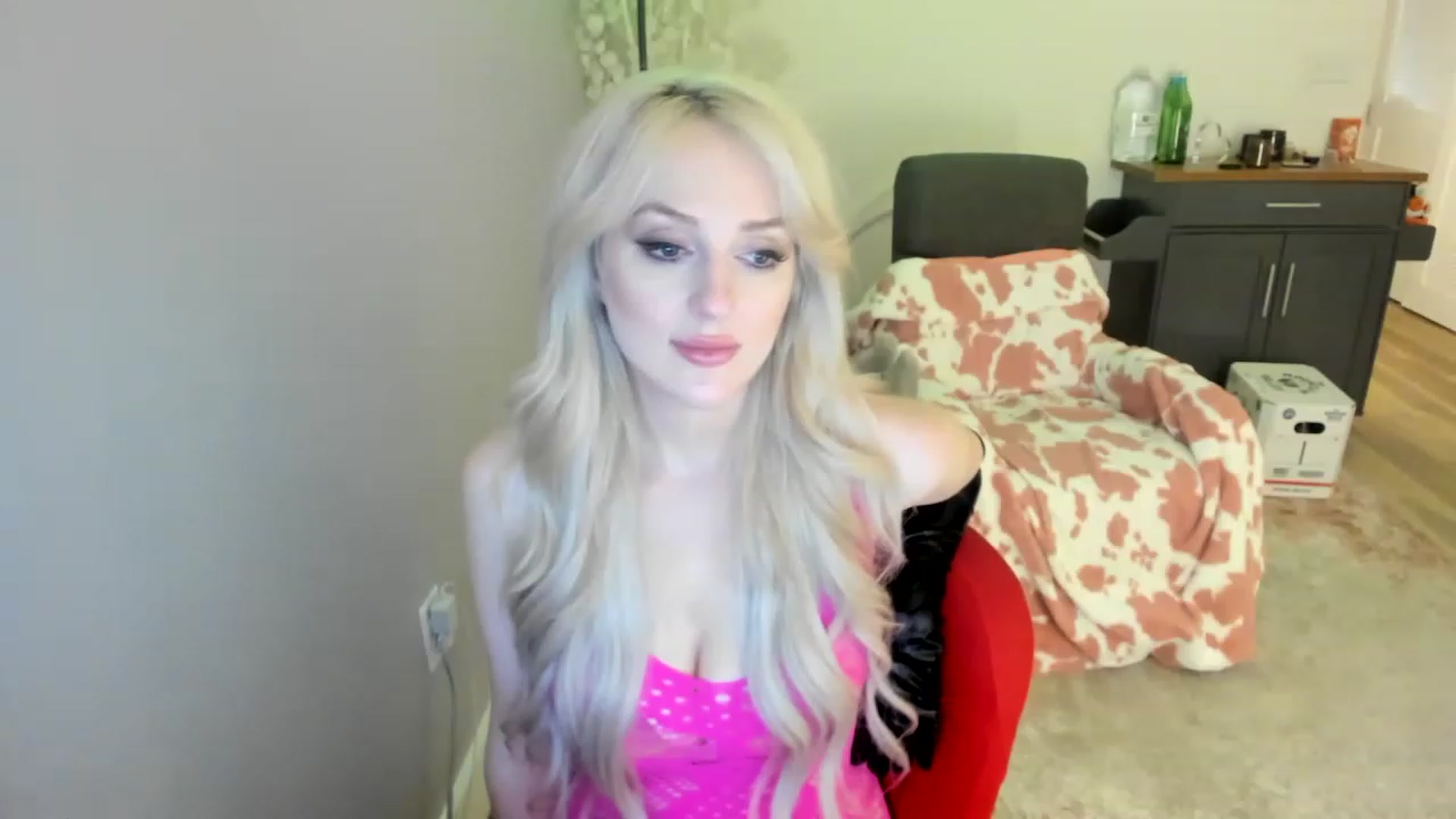 HUGEcuckDOMME video thumbnail