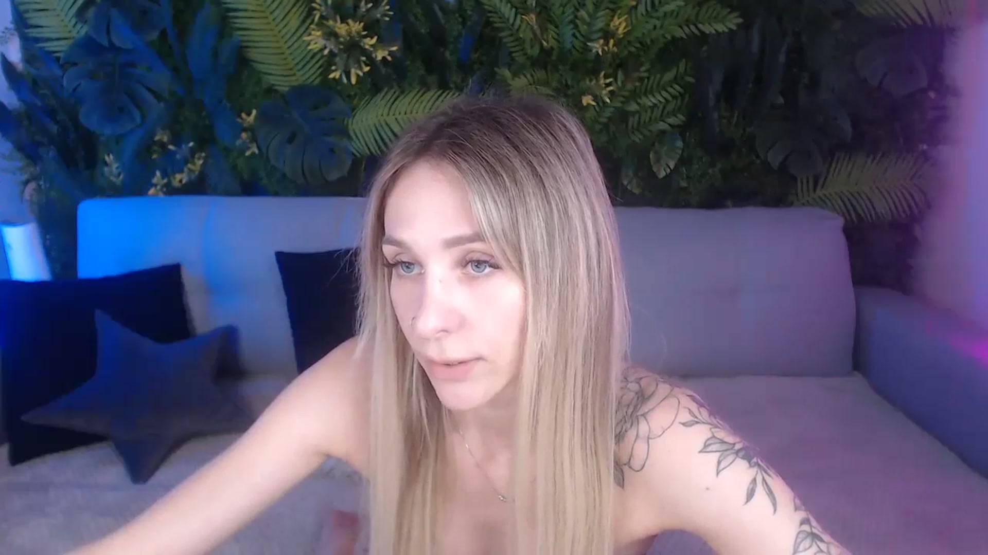 Horny_Blond video thumbnail