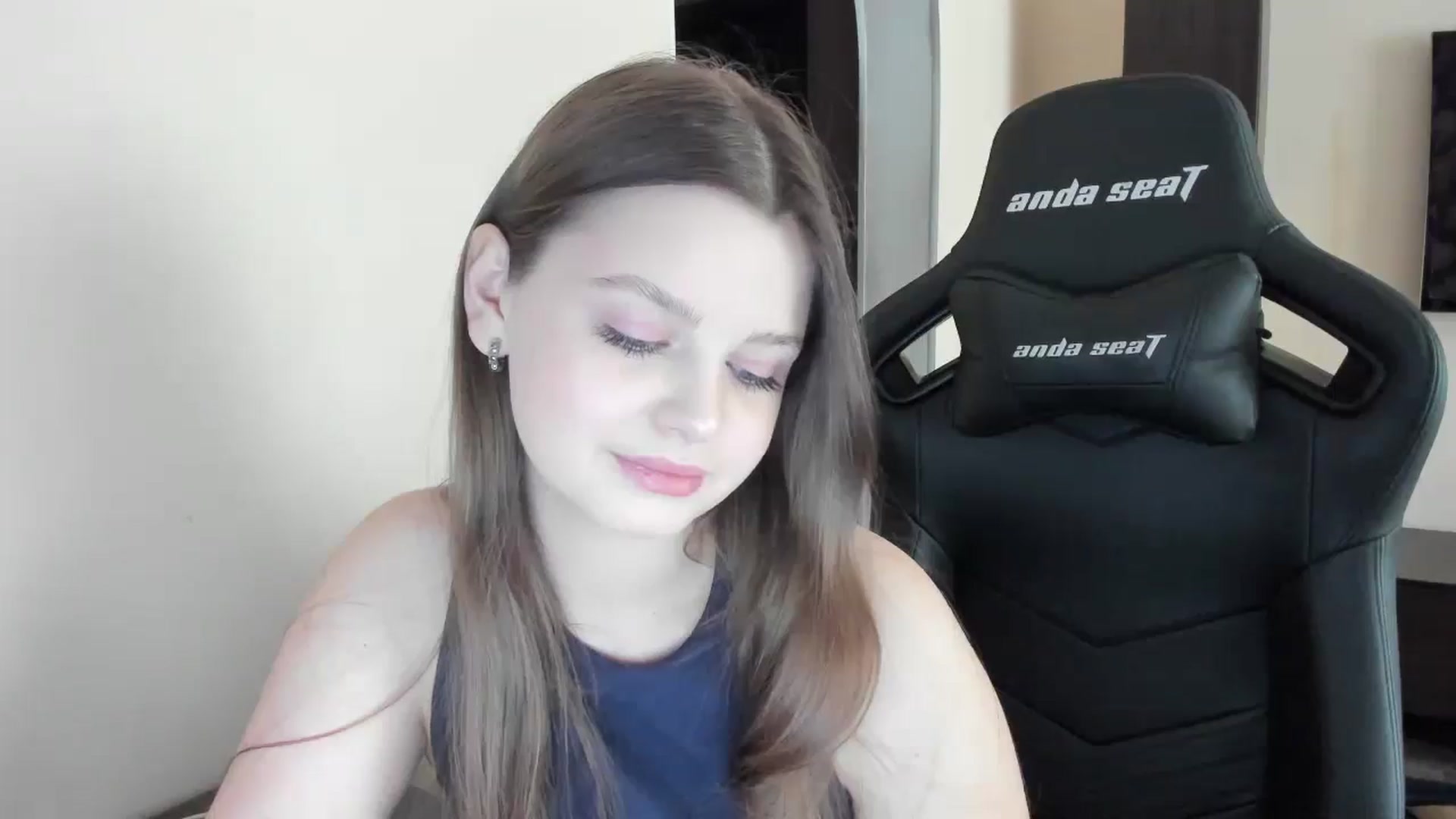 Annaneon video thumbnail