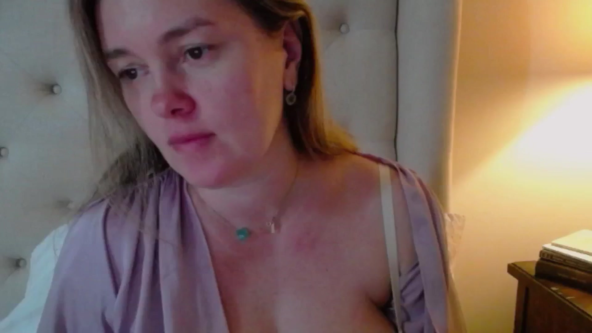J0llye video thumbnail