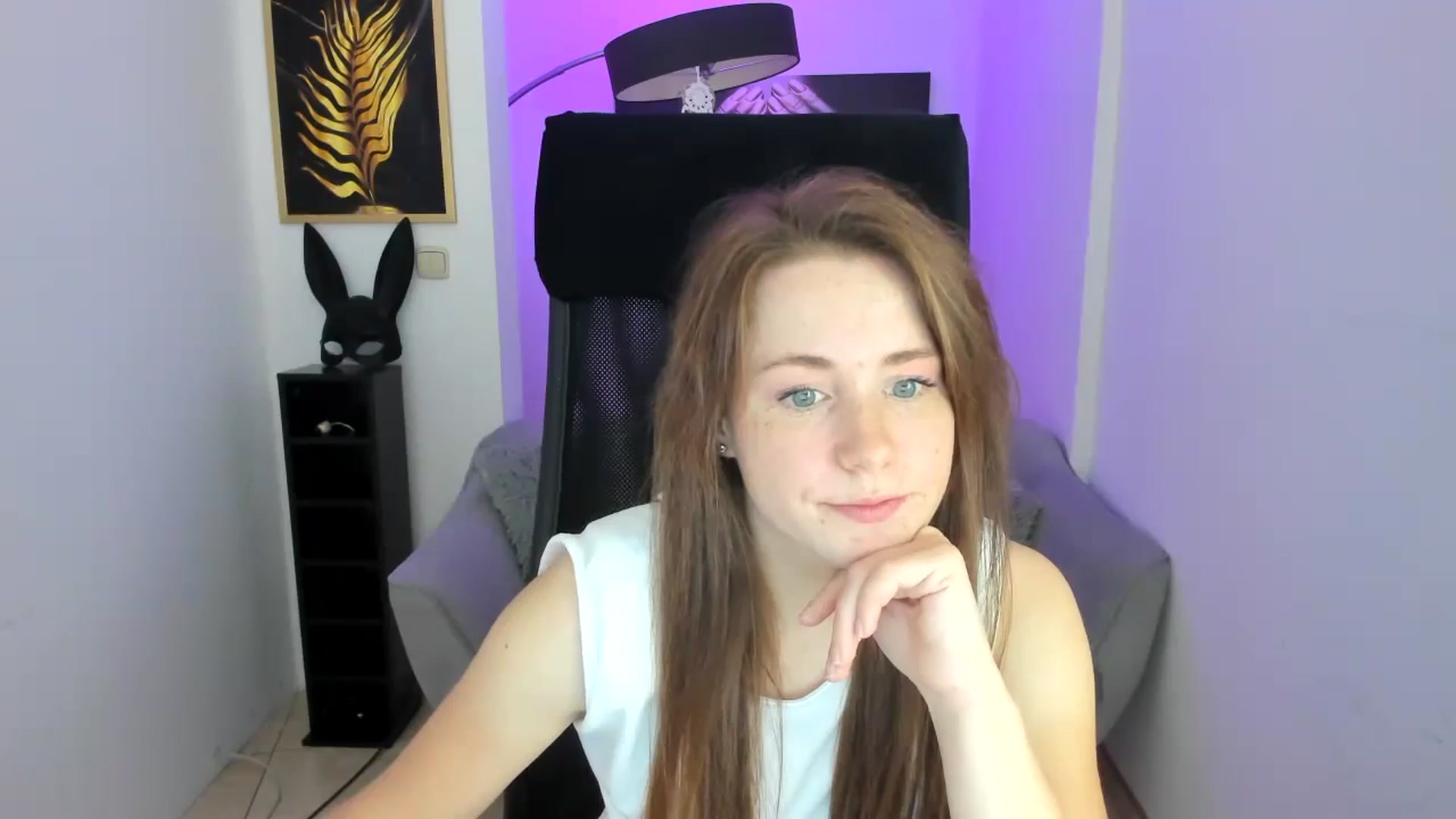 Moonshinee video thumbnail