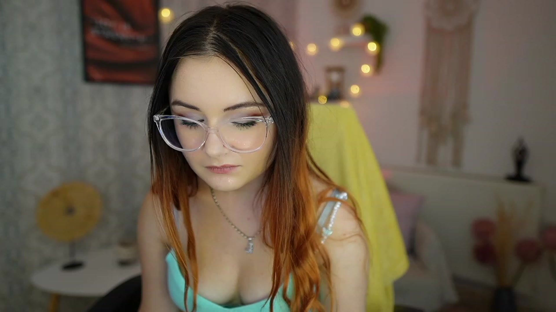 Hazel_Moore18 video thumbnail