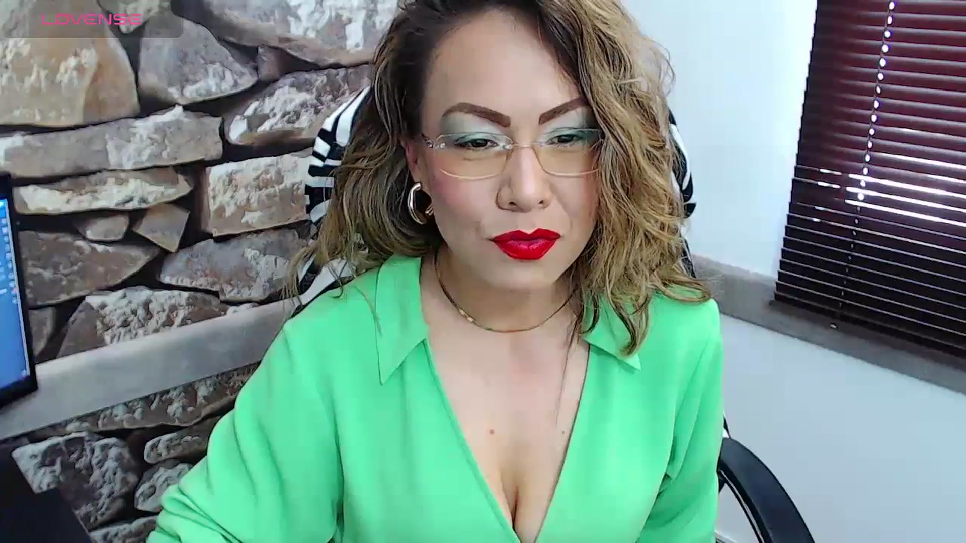 office_secret video thumbnail