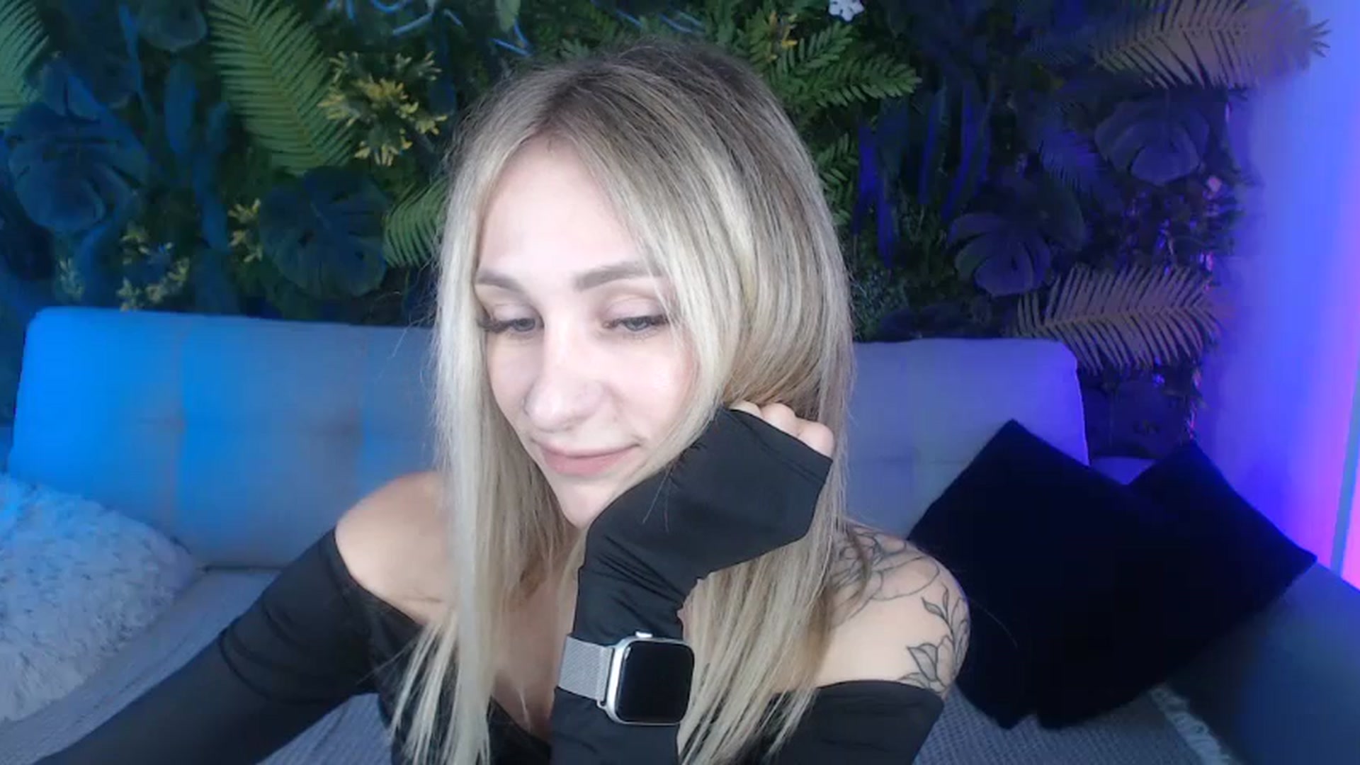 Horny_Blond video thumbnail