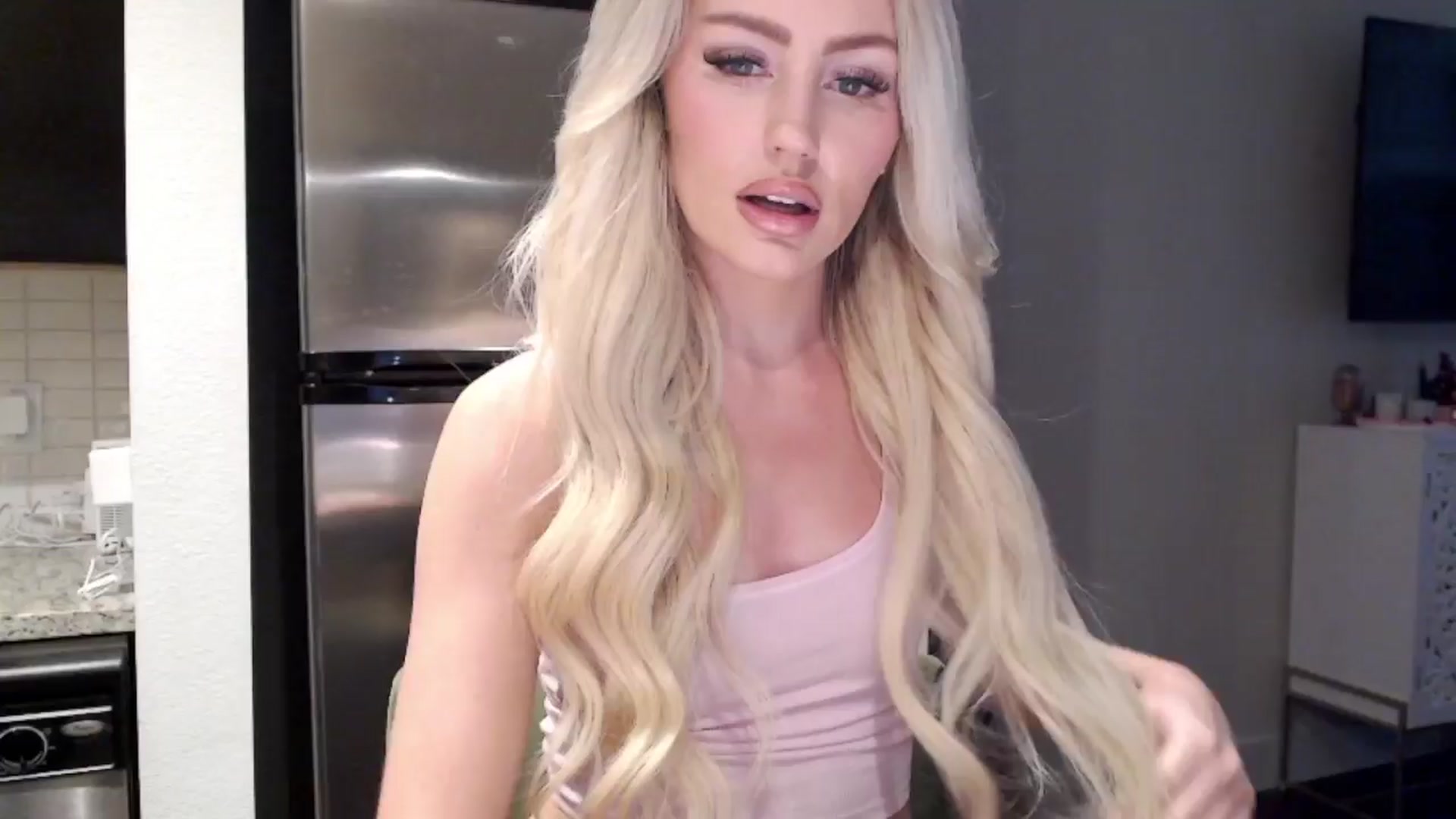 Officialelsa video thumbnail