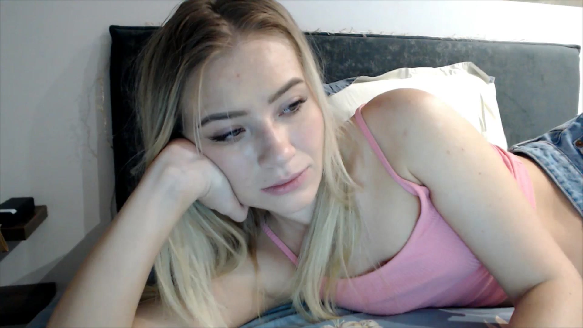 fiancee video thumbnail