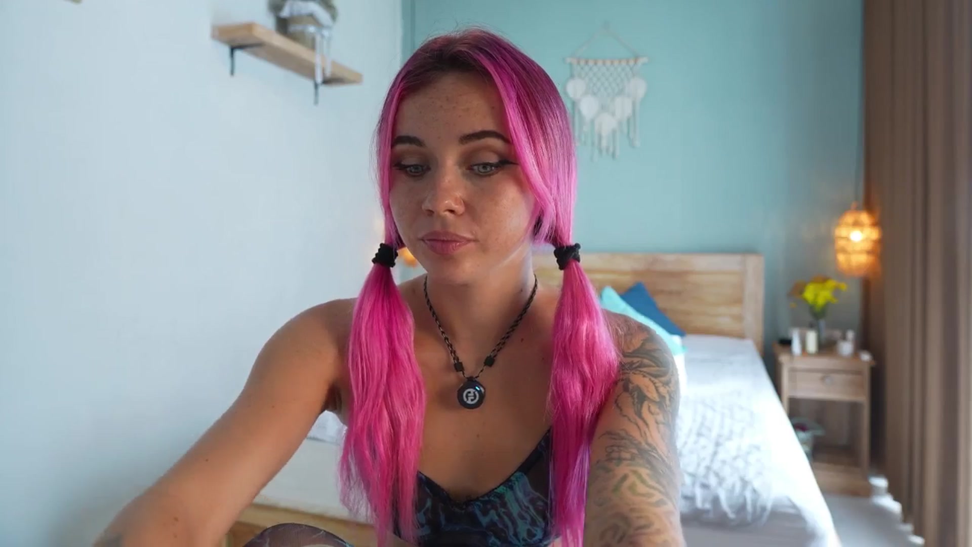 Sarah_Pink video thumbnail