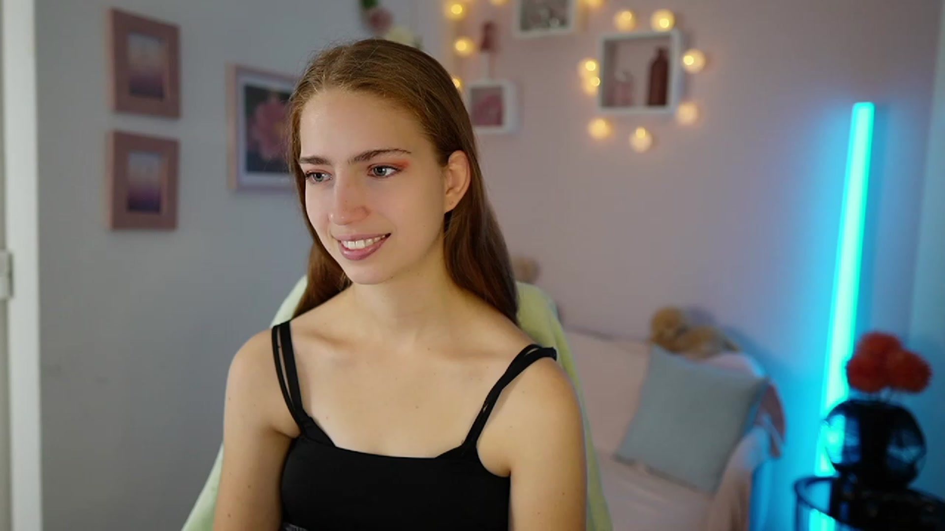 Naomi_Woods18 video thumbnail