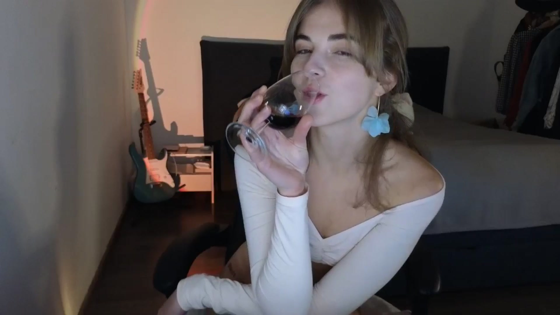 Aliannaa video thumbnail
