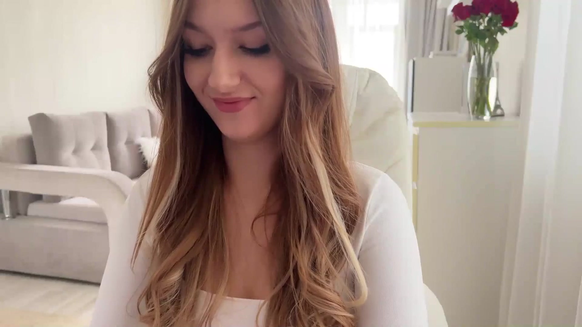 ElenJames video thumbnail