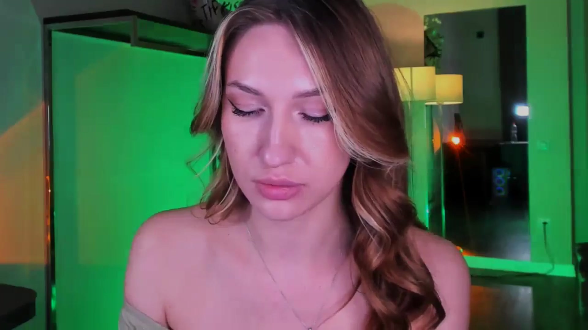 LovelyGin video thumbnail