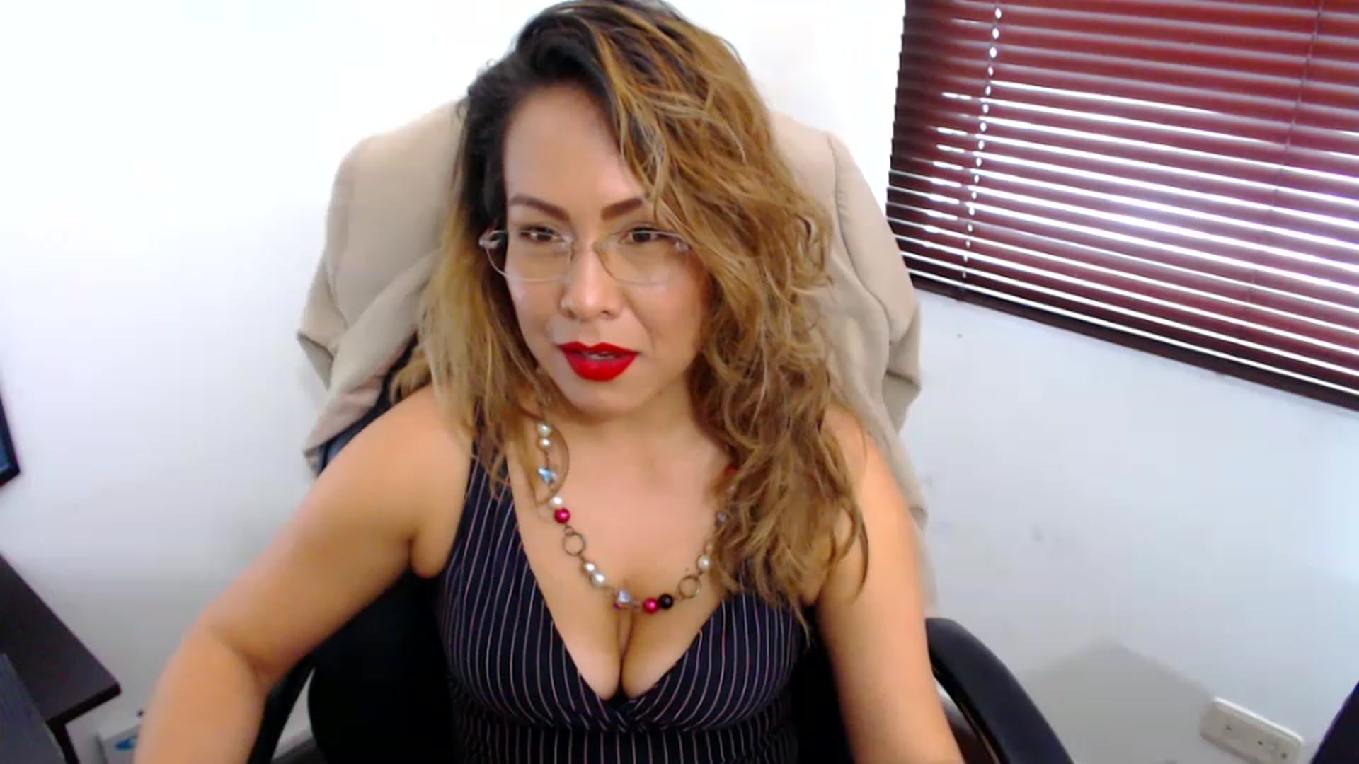 office_secret video thumbnail