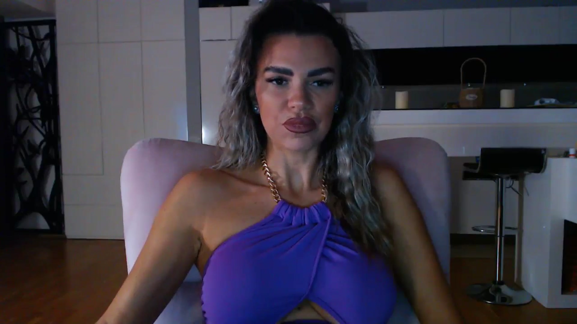 D_y_y video thumbnail