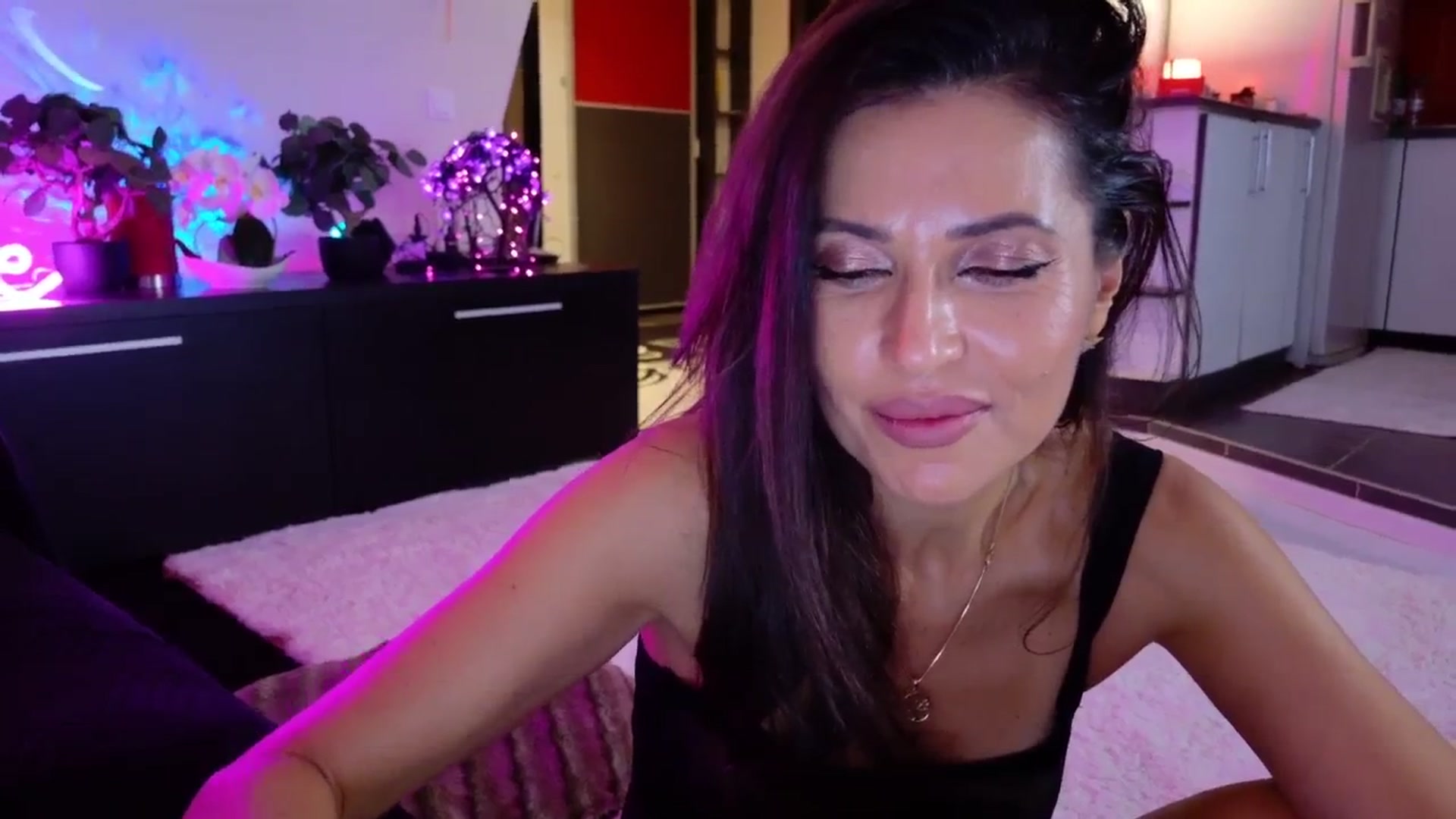 SmileyTinaa video thumbnail