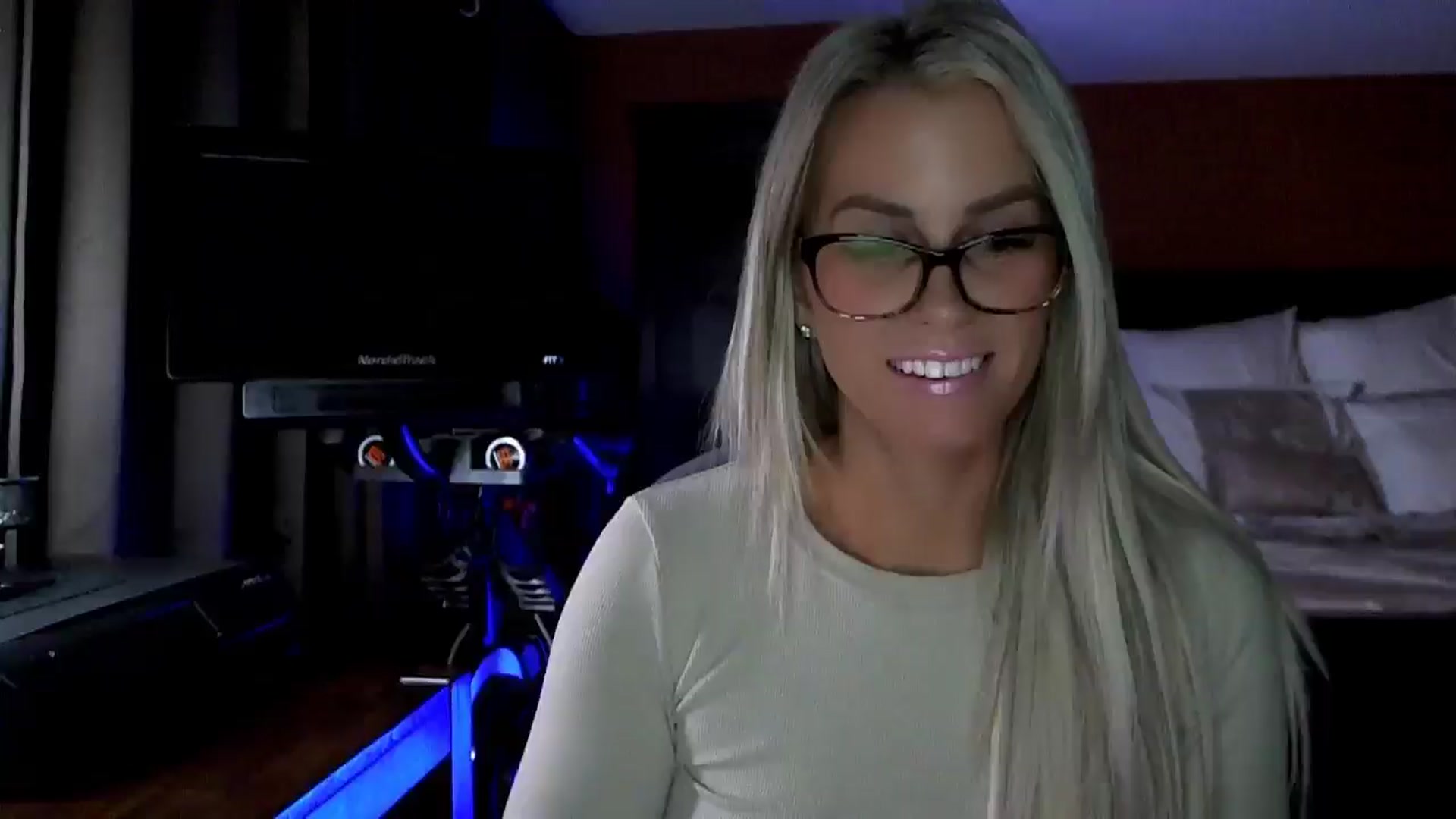 Cora9 video thumbnail