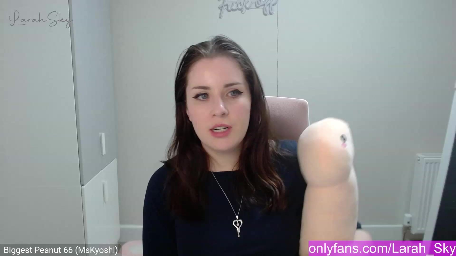 Larah_Sky video thumbnail