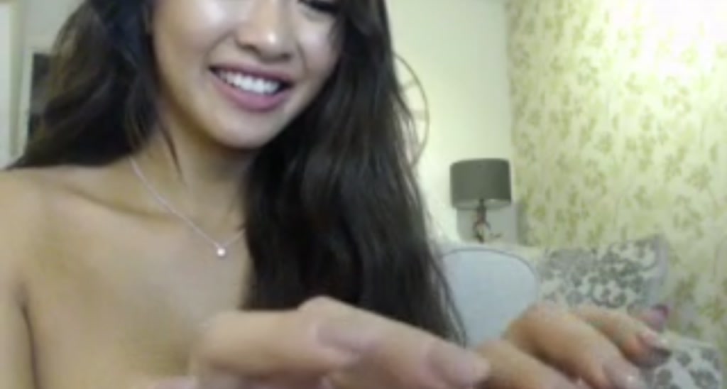 MissReinaT video thumbnail