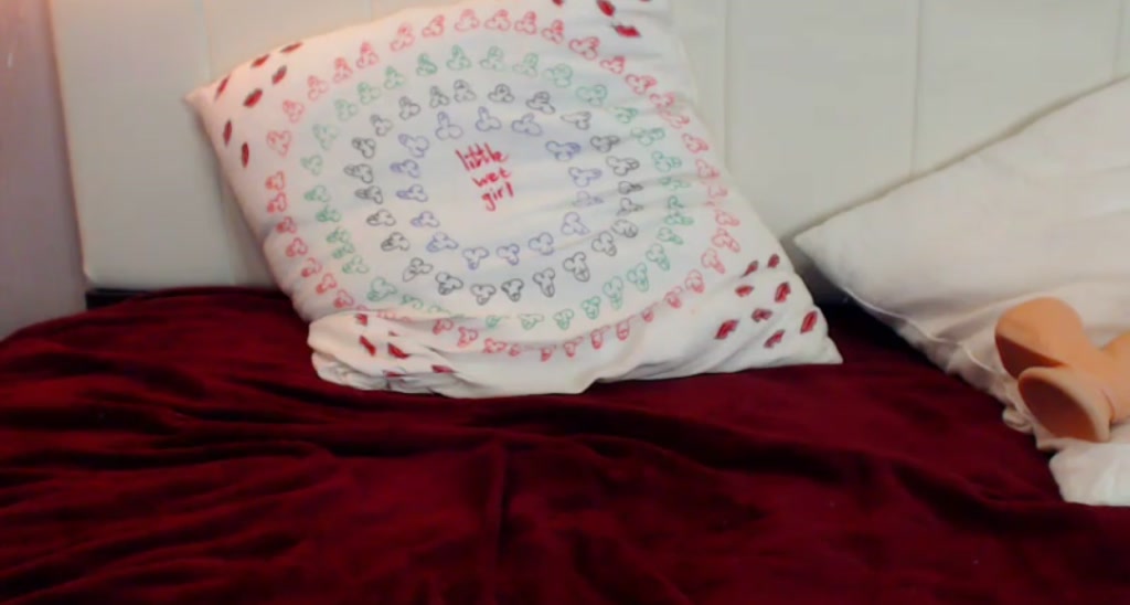 Littlewetgirl video thumbnail