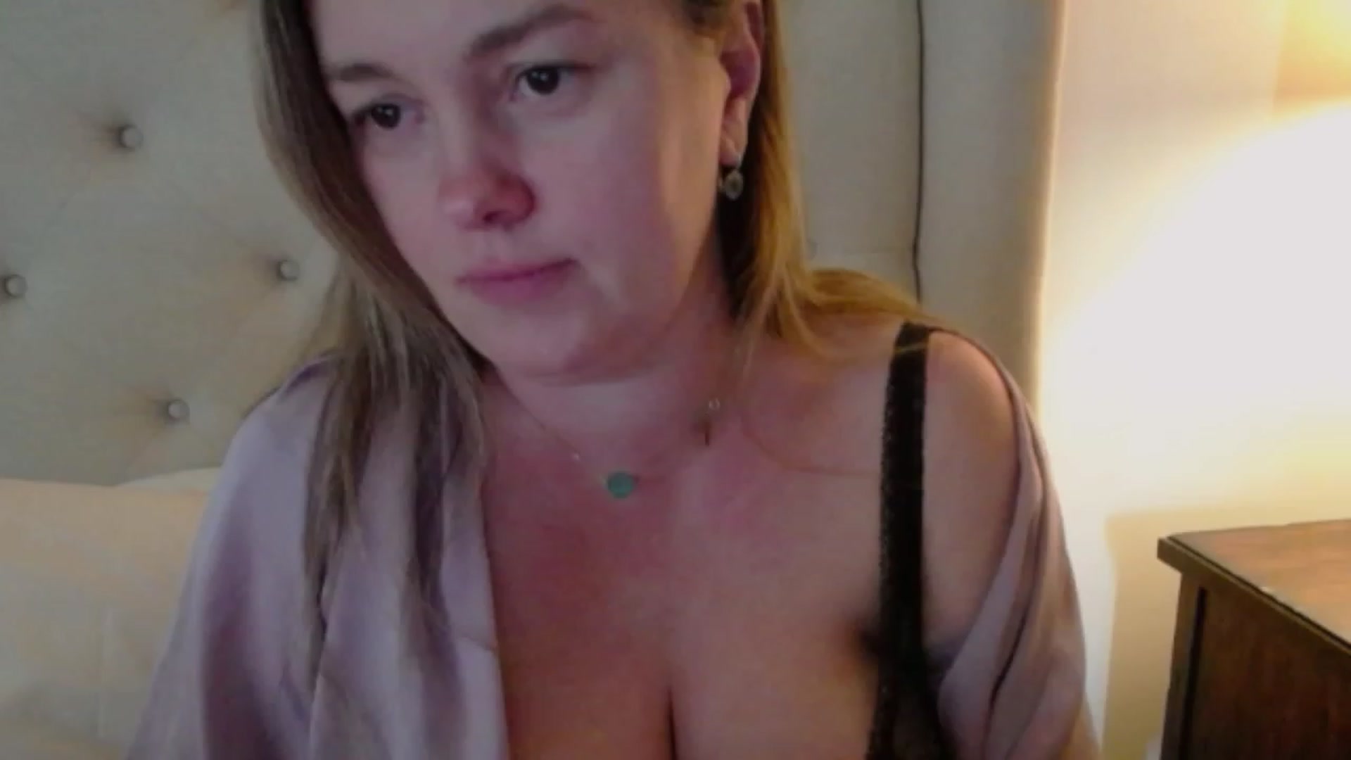 J0llye video thumbnail