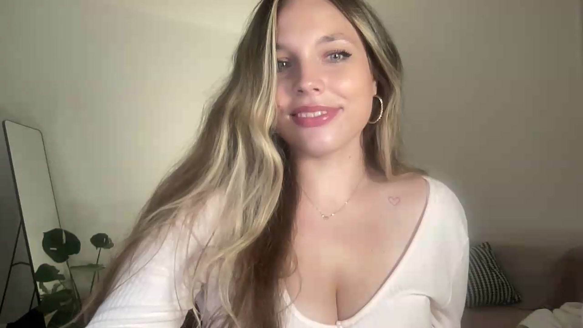 SabrinaGolden video thumbnail