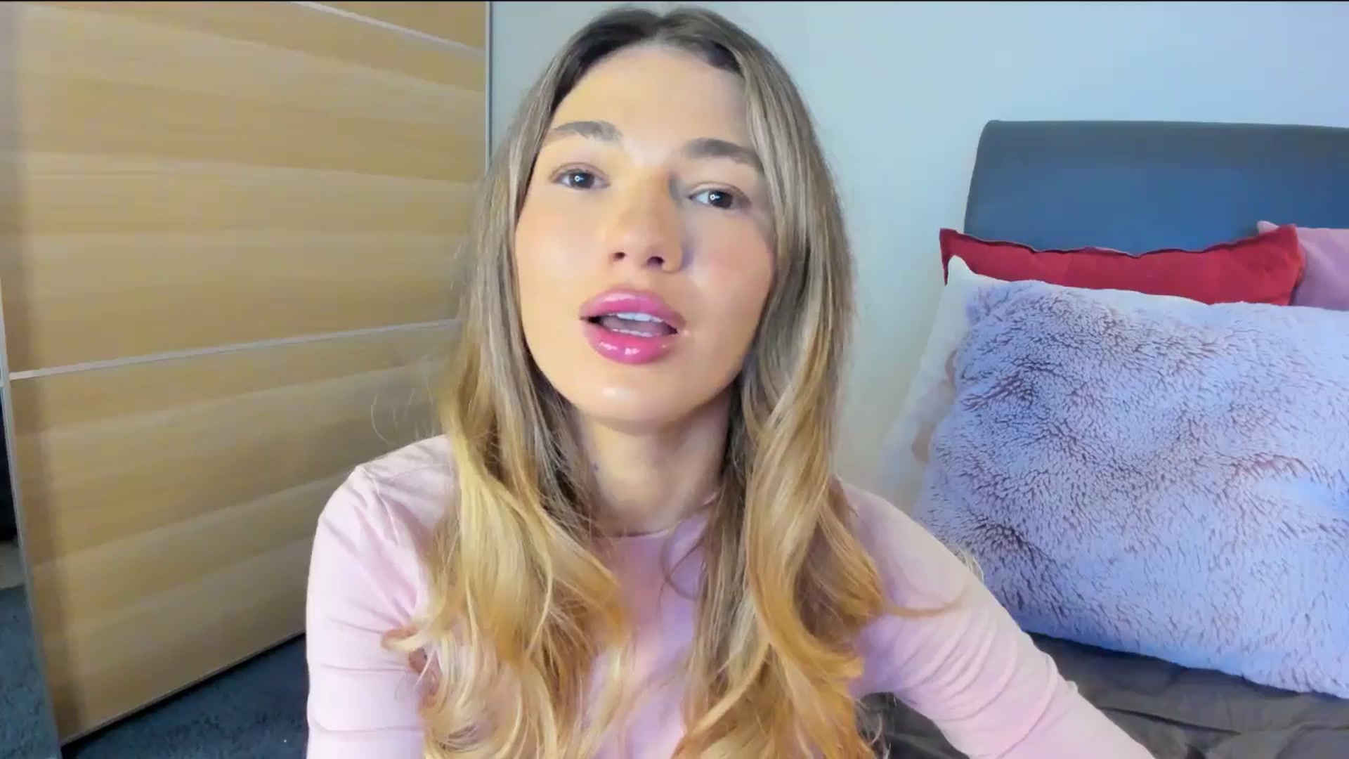Dariadely video thumbnail
