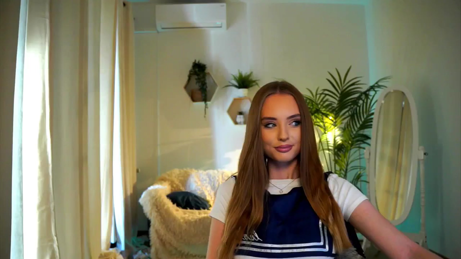 petitegonwild video thumbnail