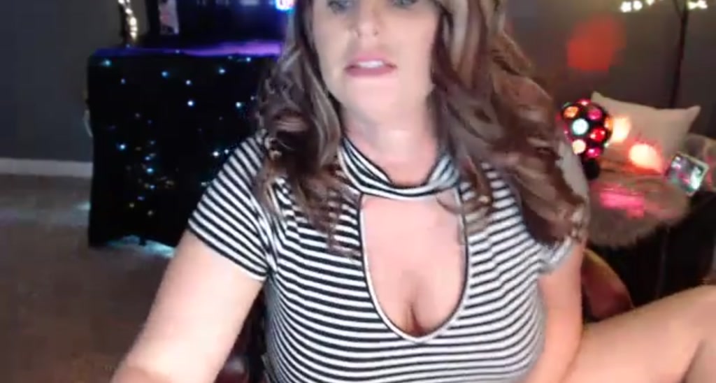 Wife_Layla video thumbnail