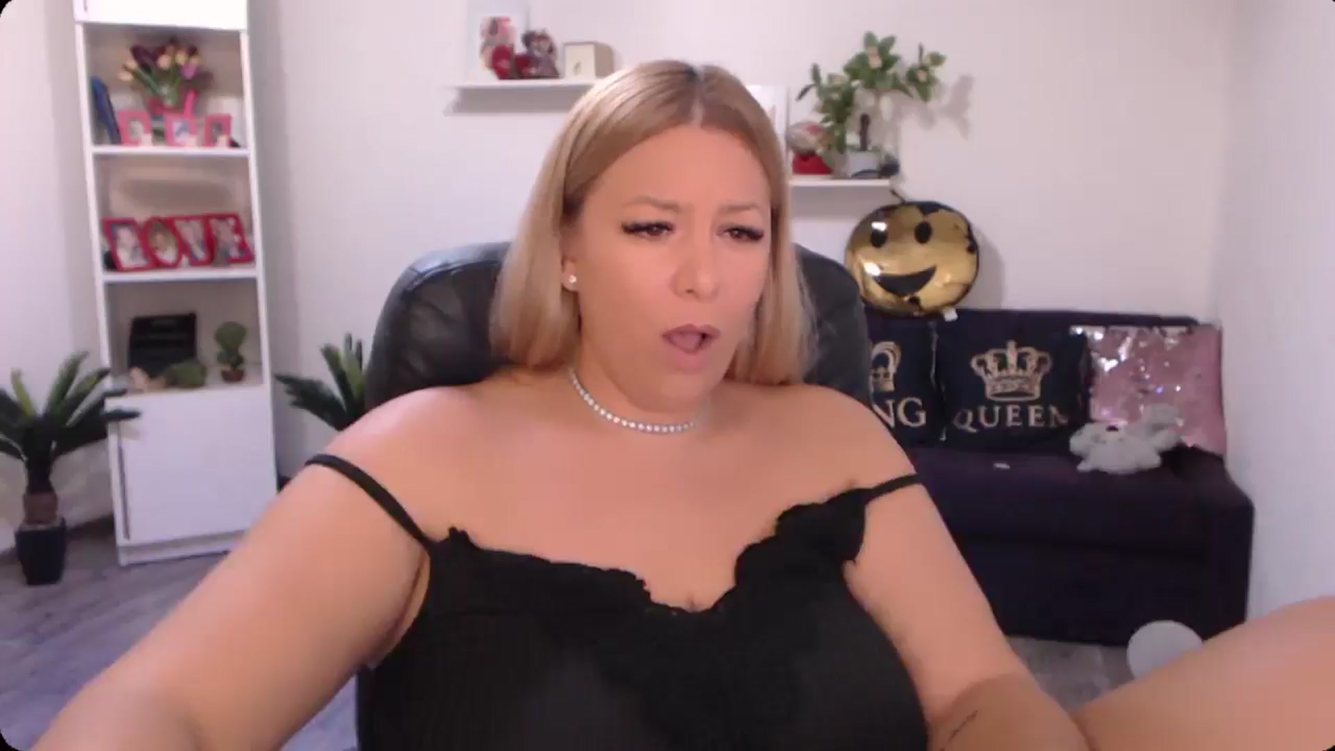 A_baby_Boo video thumbnail