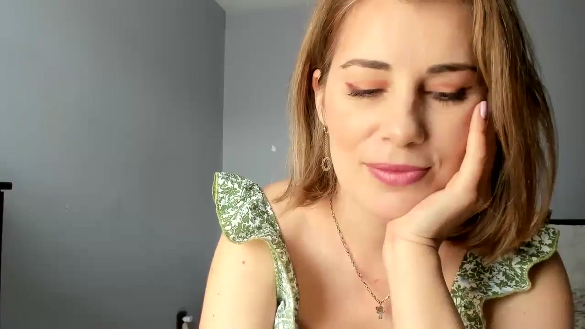 PrettyWomen31 video thumbnail