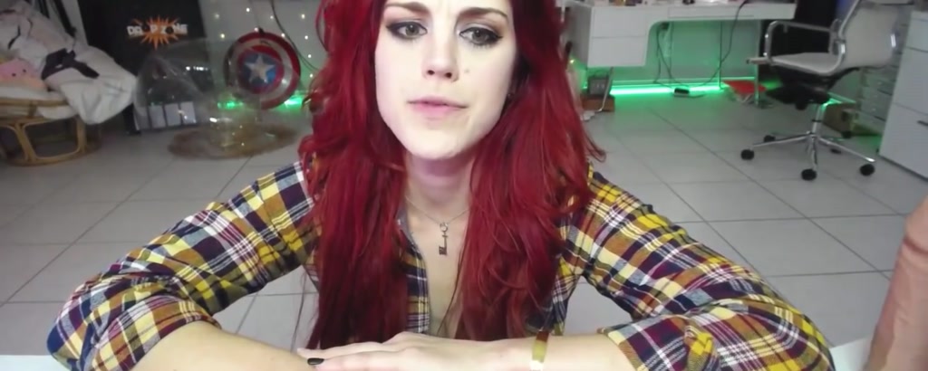 MissMolly video thumbnail
