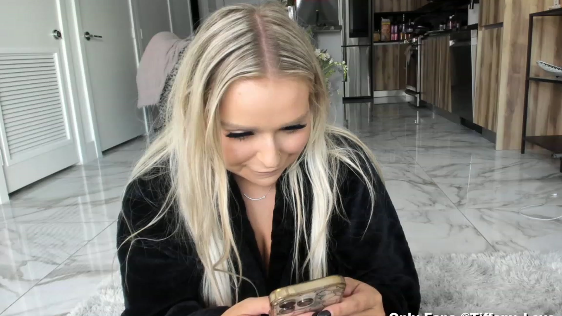 KissMyTitsPls video thumbnail