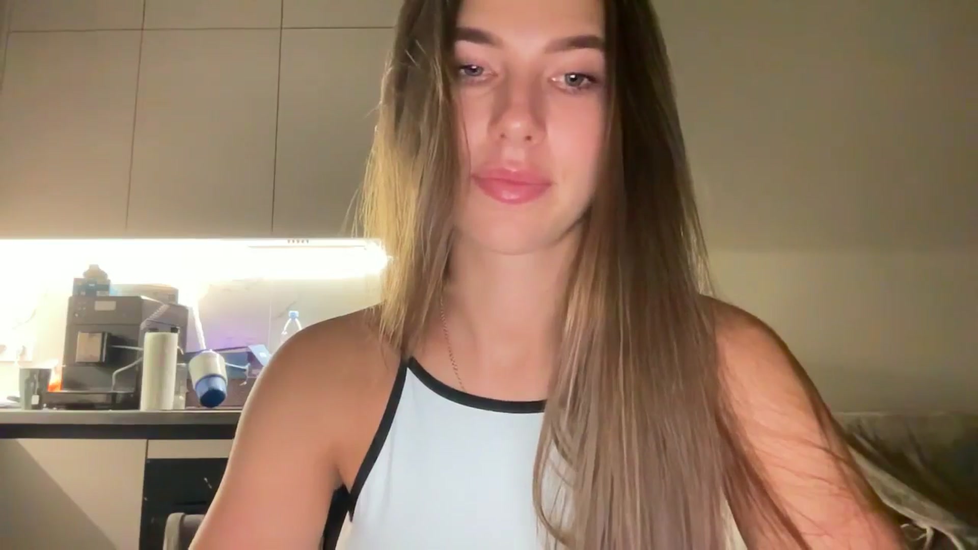 kissfreeze video thumbnail