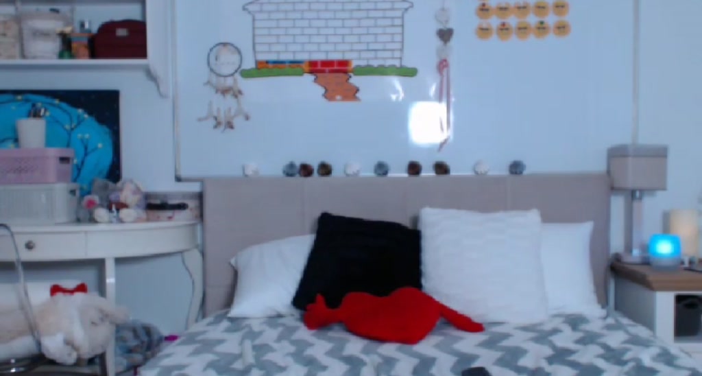 Ami_White video thumbnail